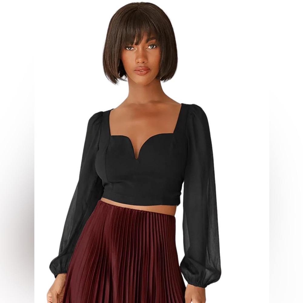 NWOT Lulus black crop top